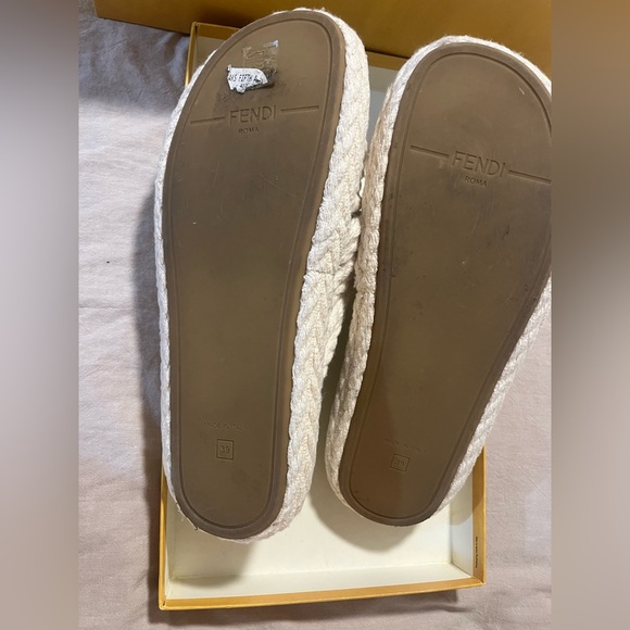 Fendi Cream Knotted Sandals - Picture 5 of 6